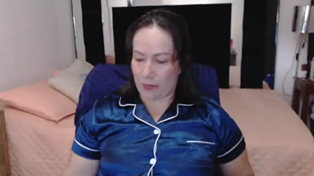 Snapshot of CATRINA-83 chatting on 06-07-26, 01:04 CATRINA-83 online show from 06-07-26, 01:04