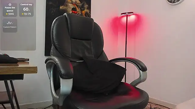 Nicolas Fellener online show from 10-20-25, 04:02