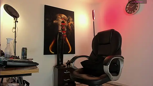 Nicolas Fellener online show from 12-04-25, 04:44