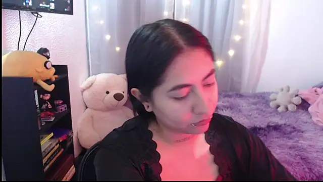 Snapshot of SatansWife chatting on 07-04-26, 01:23 SatansWife online show from 07-04-26, 01:23
