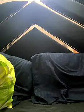 emmyjhonson07 online show from 09-12-25, 02:00