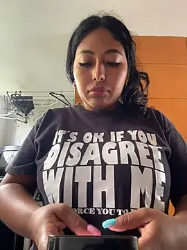 emmyjhonson07 online show from 10-08-25, 02:04