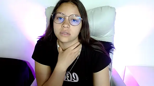 Snapshot of SamanthaRoldaan chatting on 02-21-25, 04:59 SamanthaRoldaan online show from 02-21-25, 04:59