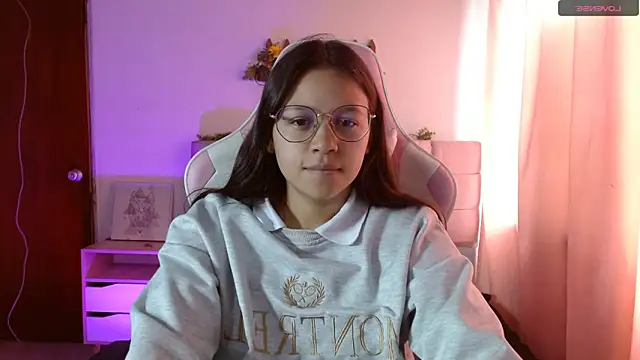 Snapshot of SamanthaRoldaan chatting on 02-23-25, 05:50 SamanthaRoldaan online show from 02-23-25, 05:50