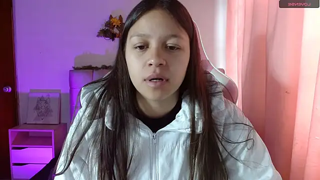 Snapshot of SamanthaRoldaan chatting on 02-24-25, 01:42 SamanthaRoldaan online show from 02-24-25, 01:42