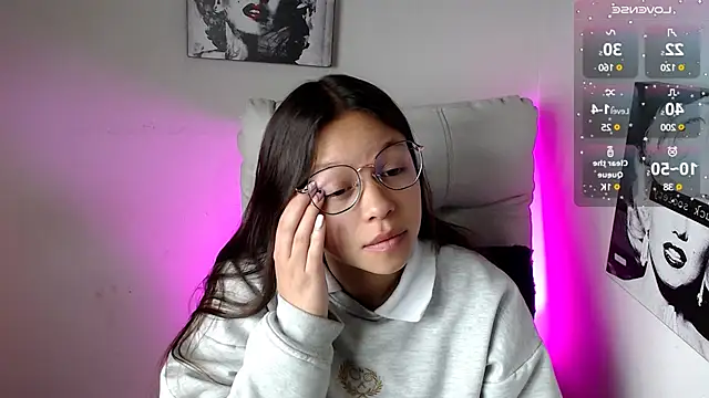 Snapshot of SamanthaRoldaan chatting on 03-04-25, 01:49 SamanthaRoldaan online show from 03-04-25, 01:49