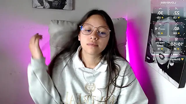 Snapshot of SamanthaRoldaan chatting on 03-04-25, 04:52 SamanthaRoldaan online show from 03-04-25, 04:52