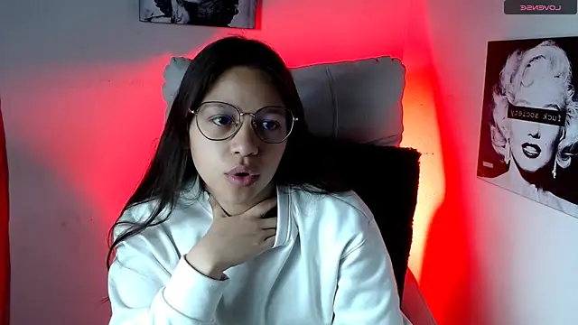 Snapshot of SamanthaRoldaan chatting on 03-05-25, 01:39 SamanthaRoldaan online show from 03-05-25, 01:39