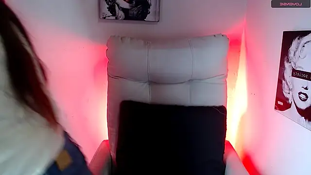 Snapshot of SamanthaRoldaan chatting on 03-08-25, 02:08 SamanthaRoldaan online show from 03-08-25, 02:08