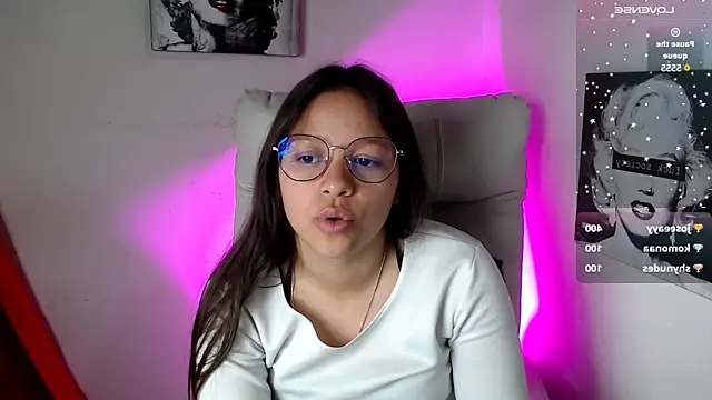 Snapshot of SamanthaRoldaan chatting on 03-10-25, 08:01 SamanthaRoldaan online show from 03-10-25, 08:01