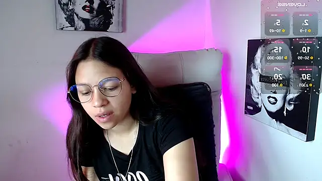 Snapshot of SamanthaRoldaan chatting on 03-11-25, 01:01 SamanthaRoldaan online show from 03-11-25, 01:01