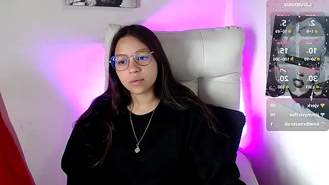 Snapshot of SamanthaRoldaan chatting on 03-11-25, 04:07 SamanthaRoldaan online show from 03-11-25, 04:07