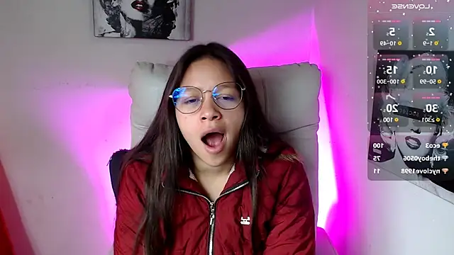 Snapshot of SamanthaRoldaan chatting on 03-12-25, 04:13 SamanthaRoldaan online show from 03-12-25, 04:13