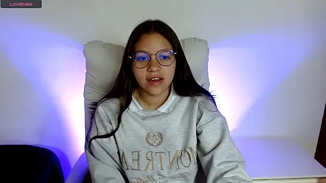 Snapshot of SamanthaRoldaan chatting on 03-18-25, 01:31 SamanthaRoldaan online show from 03-18-25, 01:31