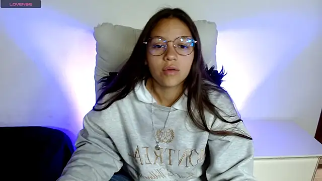 Snapshot of SamanthaRoldaan chatting on 03-18-25, 04:37 SamanthaRoldaan online show from 03-18-25, 04:37