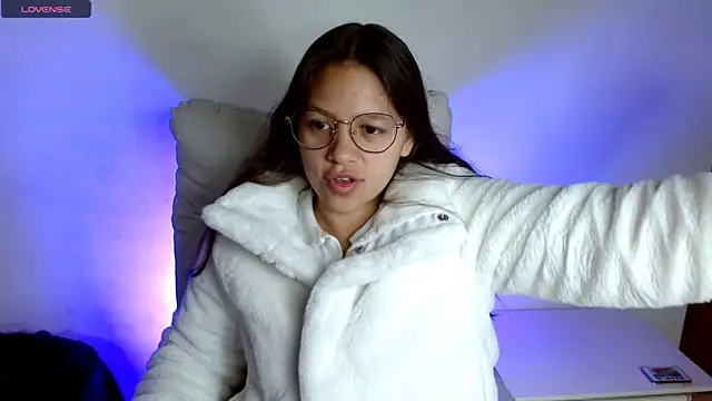 Snapshot of SamanthaRoldaan chatting on 03-19-25, 01:29 SamanthaRoldaan online show from 03-19-25, 01:29