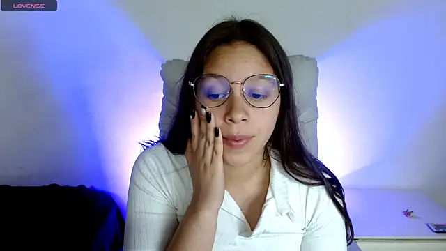 Snapshot of SamanthaRoldaan chatting on 03-19-25, 07:38 SamanthaRoldaan online show from 03-19-25, 07:38