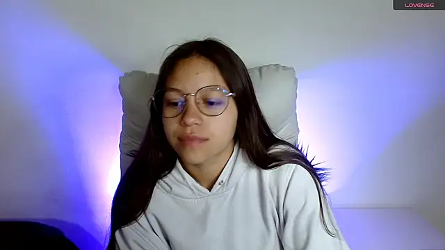 Snapshot of SamanthaRoldaan chatting on 03-20-25, 01:37 SamanthaRoldaan online show from 03-20-25, 01:37