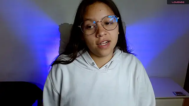 Snapshot of SamanthaRoldaan chatting on 03-20-25, 04:42 SamanthaRoldaan online show from 03-20-25, 04:42