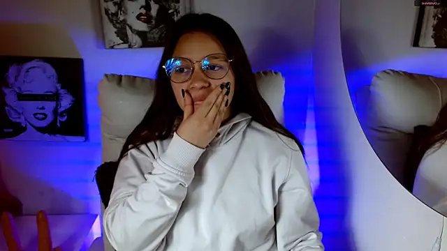 Snapshot of SamanthaRoldaan chatting on 09-10-25, 02:50 SamanthaRoldaan online show from 09-10-25, 02:50