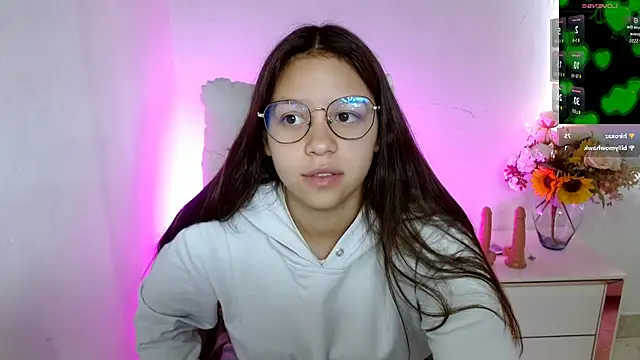 Snapshot of SamanthaRoldaan chatting on 09-14-25, 04:39 SamanthaRoldaan online show from 09-14-25, 04:39