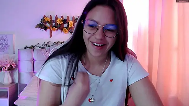 Snapshot of SamanthaRoldaan chatting on 09-16-25, 04:30 SamanthaRoldaan online show from 09-16-25, 04:30