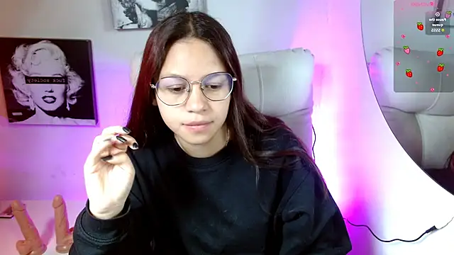 Snapshot of SamanthaRoldaan chatting on 09-18-25, 02:41 SamanthaRoldaan online show from 09-18-25, 02:41