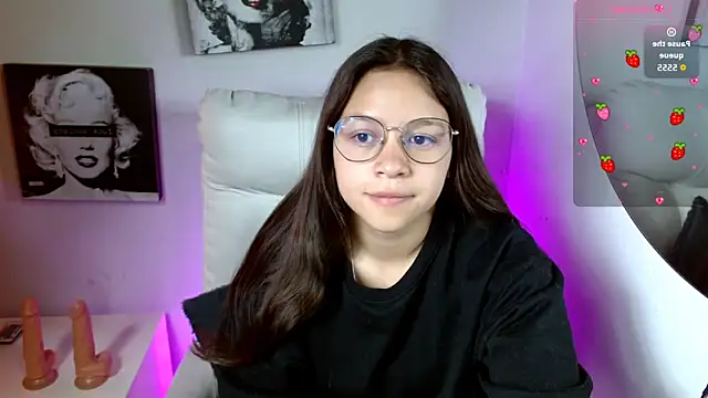 Snapshot of SamanthaRoldaan chatting on 09-23-25, 01:58 SamanthaRoldaan online show from 09-23-25, 01:58