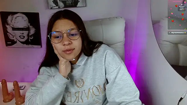 Snapshot of SamanthaRoldaan chatting on 09-29-25, 01:49 SamanthaRoldaan online show from 09-29-25, 01:49