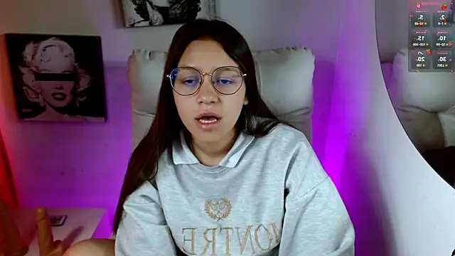 Snapshot of SamanthaRoldaan chatting on 10-02-25, 02:46 SamanthaRoldaan online show from 10-02-25, 02:46