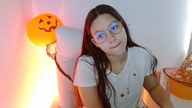 Snapshot of SamanthaRoldaan chatting on 10-25-25, 12:34 SamanthaRoldaan online show from 10-25-25, 12:34