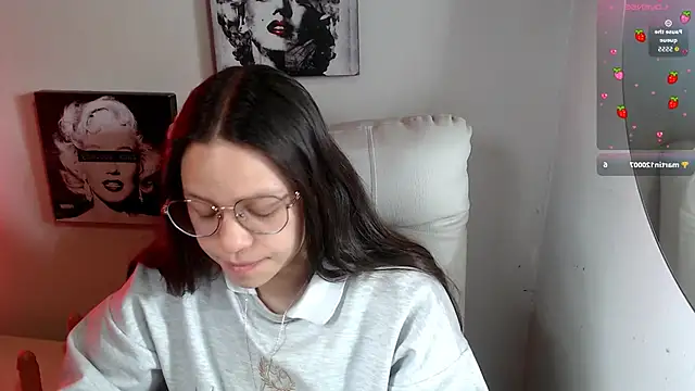 Snapshot of SamanthaRoldaan chatting on 11-06-25, 04:08 SamanthaRoldaan online show from 11-06-25, 04:08