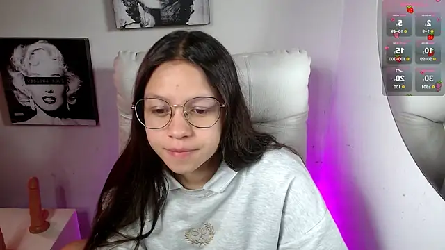 Snapshot of SamanthaRoldaan chatting on 11-10-25, 01:54 SamanthaRoldaan online show from 11-10-25, 01:54