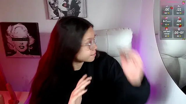 Snapshot of SamanthaRoldaan chatting on 11-11-25, 03:01 SamanthaRoldaan online show from 11-11-25, 03:01