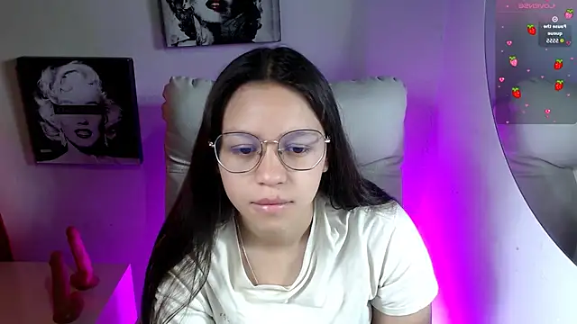 Snapshot of SamanthaRoldaan chatting on 11-15-25, 02:57 SamanthaRoldaan online show from 11-15-25, 02:57