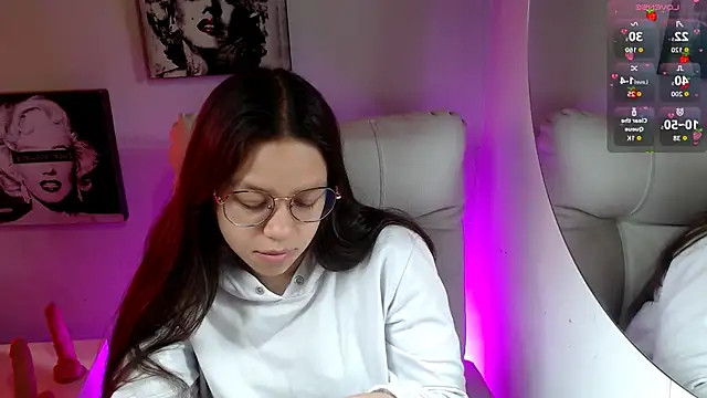 Snapshot of SamanthaRoldaan chatting on 11-19-25, 01:55 SamanthaRoldaan online show from 11-19-25, 01:55