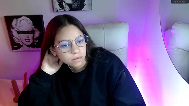 Snapshot of SamanthaRoldaan chatting on 11-22-25, 02:38 SamanthaRoldaan online show from 11-22-25, 02:38