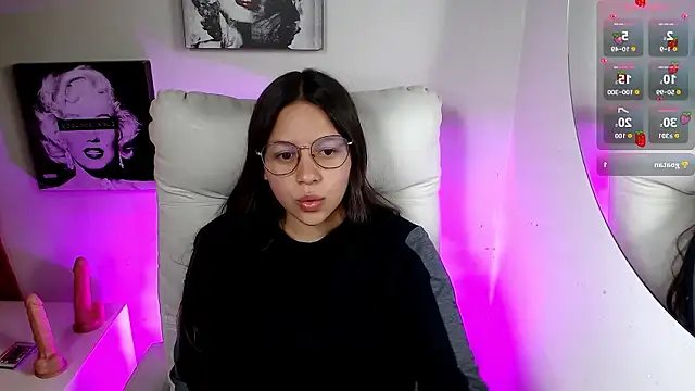 Snapshot of SamanthaRoldaan chatting on 01-09-26, 09:38 SamanthaRoldaan online show from 01-09-26, 09:38