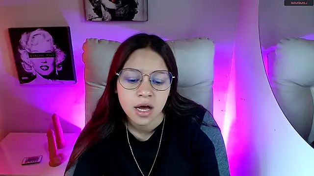 Snapshot of SamanthaRoldaan chatting on 02-07-26, 01:48 SamanthaRoldaan online show from 02-07-26, 01:48