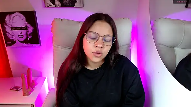 Snapshot of SamanthaRoldaan chatting on 02-09-26, 02:43 SamanthaRoldaan online show from 02-09-26, 02:43