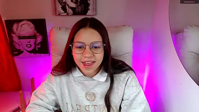 Snapshot of SamanthaRoldaan chatting on 02-10-26, 01:15 SamanthaRoldaan online show from 02-10-26, 01:15