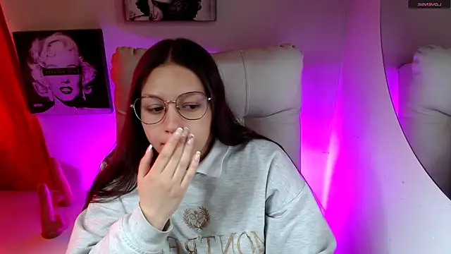 Snapshot of SamanthaRoldaan chatting on 02-11-26, 02:44 SamanthaRoldaan online show from 02-11-26, 02:44