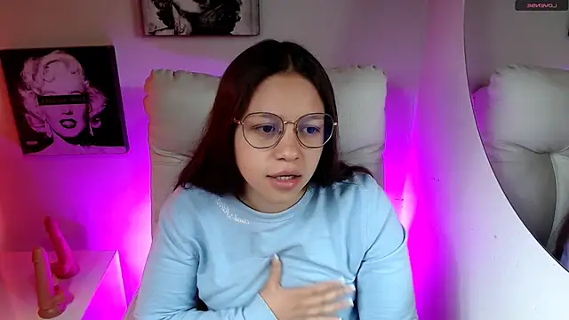 Snapshot of SamanthaRoldaan chatting on 02-14-26, 03:42 SamanthaRoldaan online show from 02-14-26, 03:42