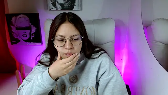 Snapshot of SamanthaRoldaan chatting on 02-20-26, 03:01 SamanthaRoldaan online show from 02-20-26, 03:01