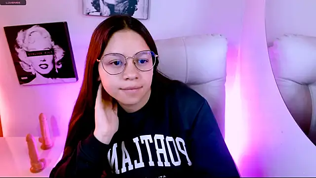 Snapshot of SamanthaRoldaan chatting on 03-03-26, 02:34 SamanthaRoldaan online show from 03-03-26, 02:34