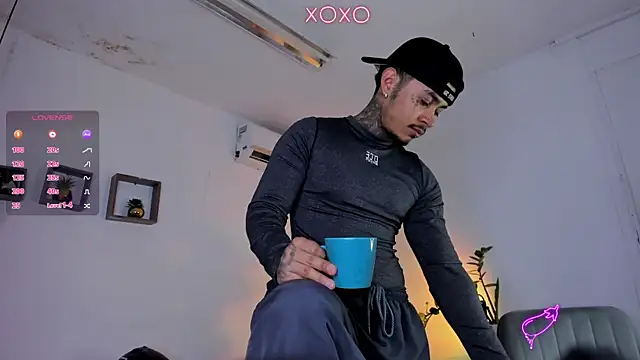 JordanSmiith  online show from 02-11-25, 08:10