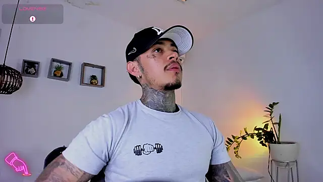 JordanSmiith  online show from 02-13-25, 08:24