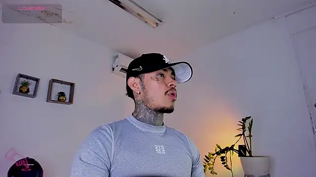 JordanSmiith  online show from 02-17-25, 07:53