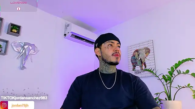 Snapshot of JordanSmiith_ chatting on 06-19-26, 10:13 JordanSmiith online show from 06-19-26, 10:13