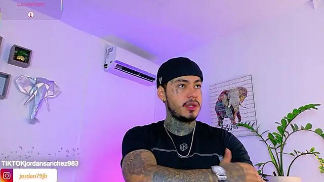 Snapshot of JordanSmiith_ chatting on 06-21-26, 04:09 JordanSmiith online show from 06-21-26, 04:09
